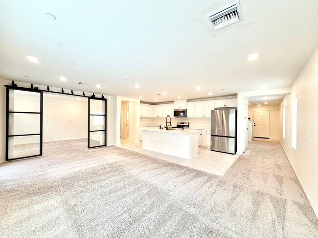 Building Photo - Move-In Ready 3 Bedroom 2.5 Bathroom Home with Loft, SOLAR & Modern Upgrades