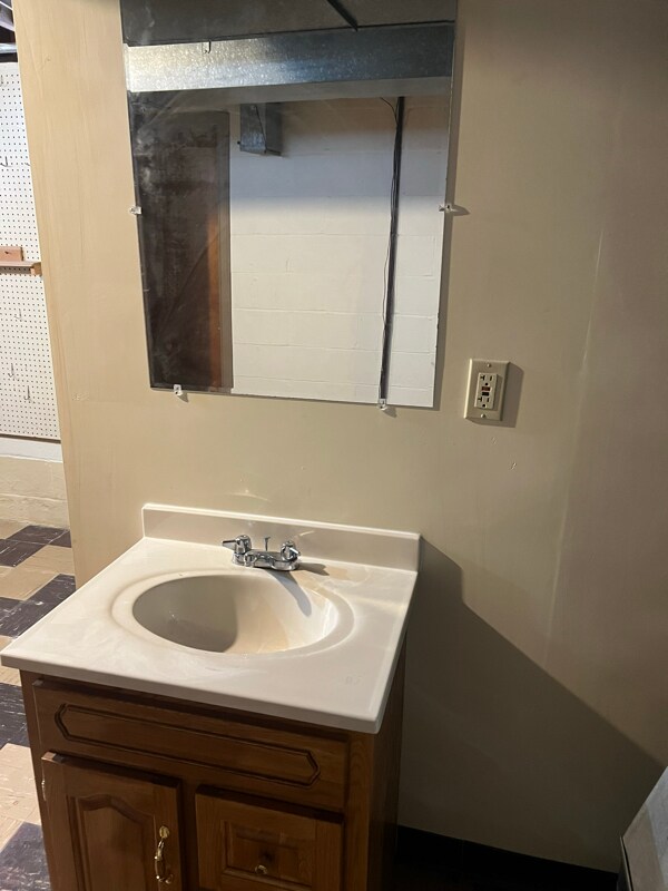 Building Photo - 6564 Oakwood Dr