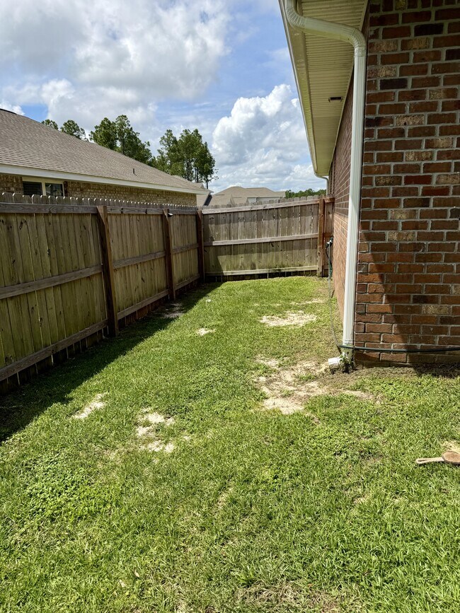 Building Photo - 5049 Quarter Deck St