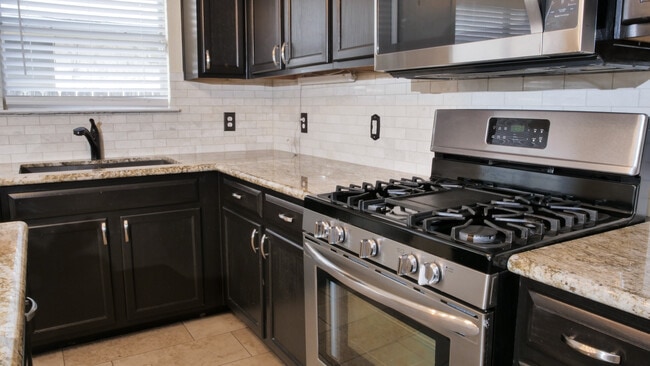 Kitchen Appliances - 3201 Mocha Trl