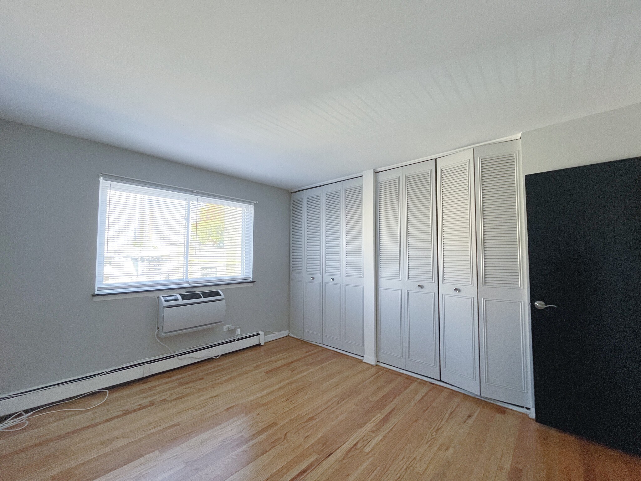 Building Photo - 516 W Melrose St