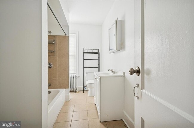 Building Photo - 401 W Fisher Ave