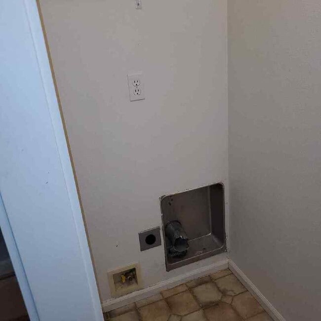 Building Photo - 2436 SW 23rd St