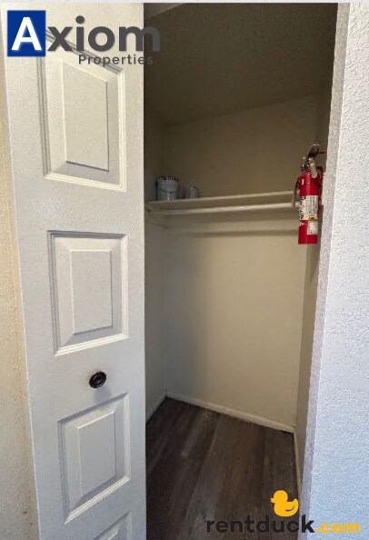 Building Photo - 2128 Marigold St