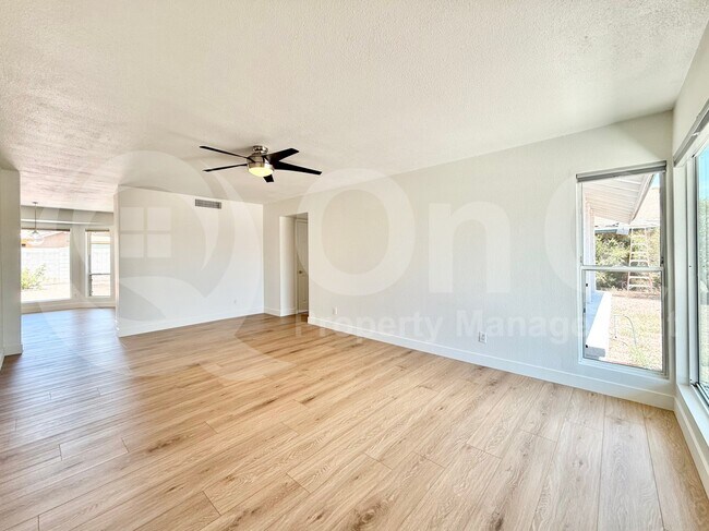 Building Photo - 1744 W Mohawk Ln
