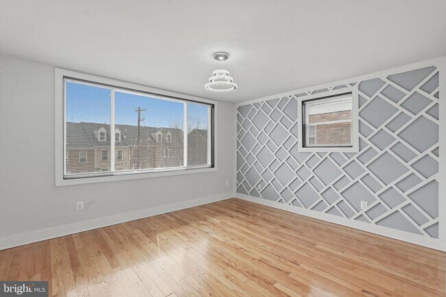 Building Photo - 1204 Trenton Pl SE