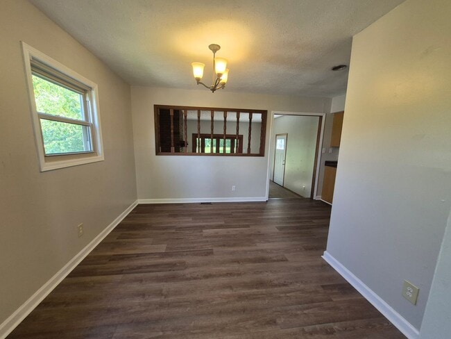 Building Photo - 2816 Nacoma Pl