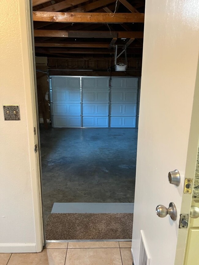 Building Photo - 2409 Riedel Way