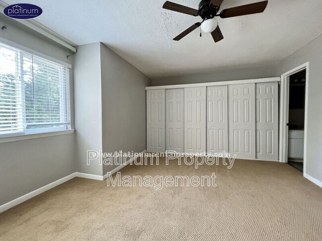 Building Photo - 63 Sandalwood Cir