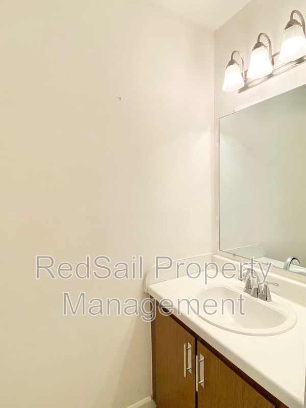 Building Photo - 393 Jury Ln