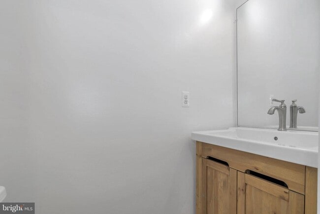 Building Photo - 7222 Lensfield Ct