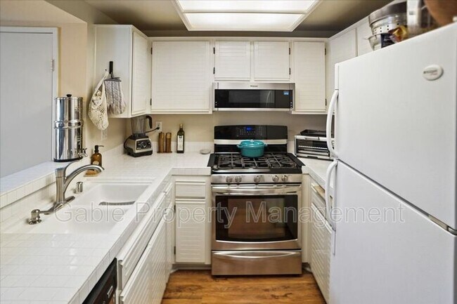 Building Photo - 24153 Del Monte Dr.