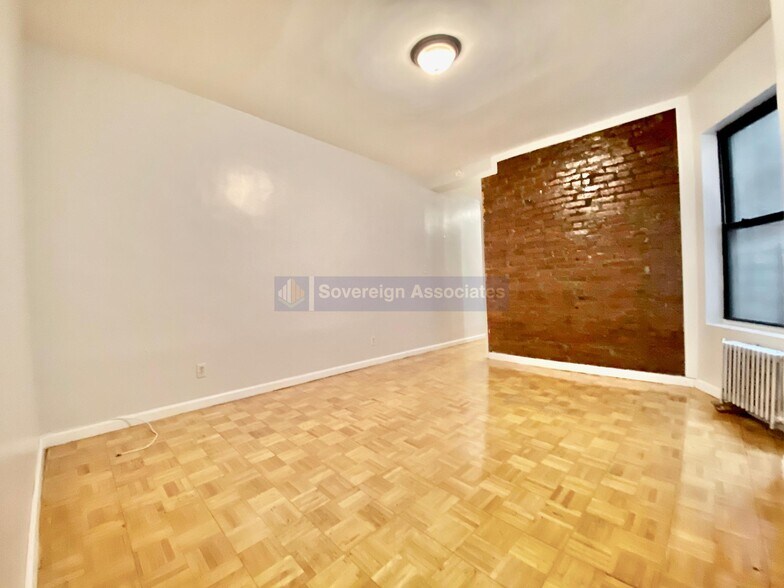 Building Photo - 539 W 156th St