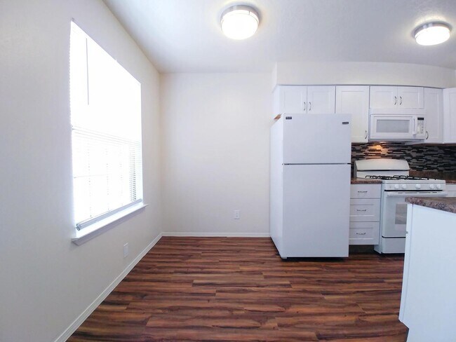 Building Photo - 1021 Coal Ave SW