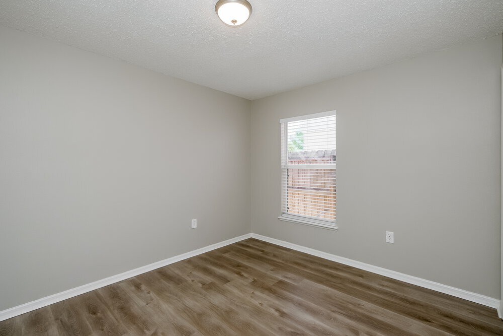 Building Photo - 10613 Opus Dr