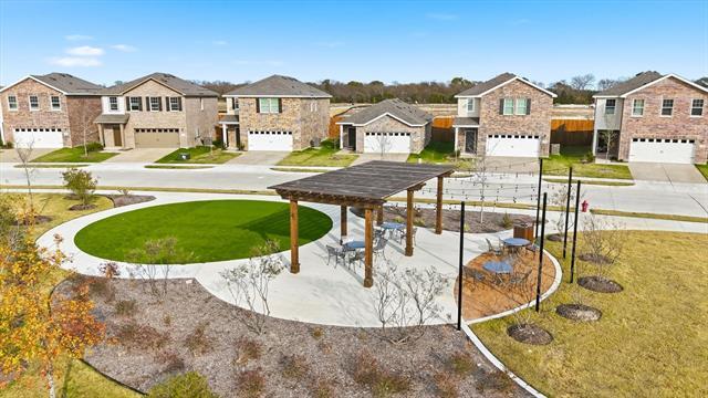 Building Photo - 2106 Mdw Pk Dr