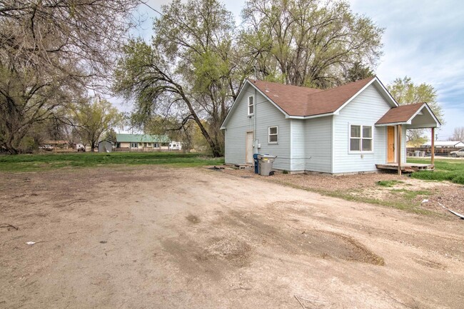 Building Photo - 2 Bedroom Nampa Home_Large Lot_Pet Friendly