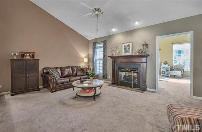 Building Photo - Ranch Home Available - Walk to Downtown Wake Forest!