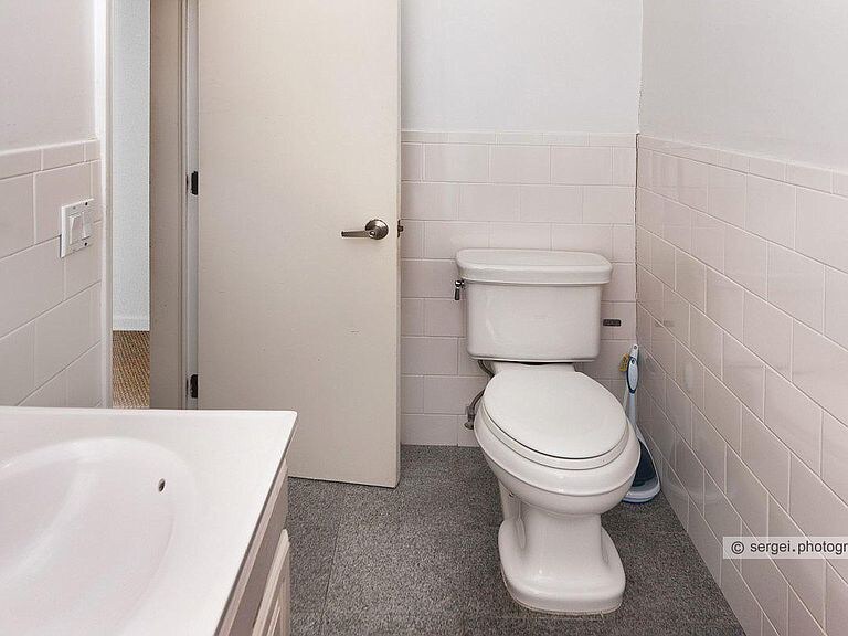 Building Photo - 45-45-4159 159th St