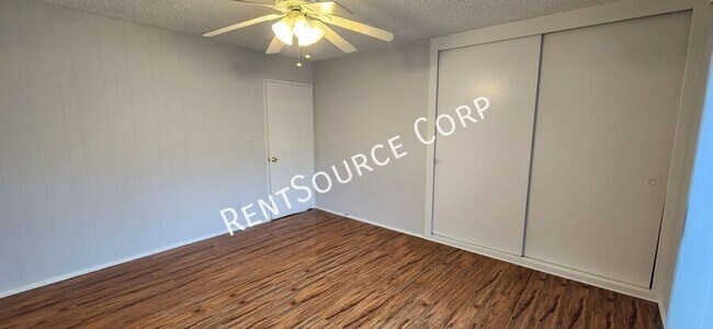 Building Photo - 1359 Springfield St