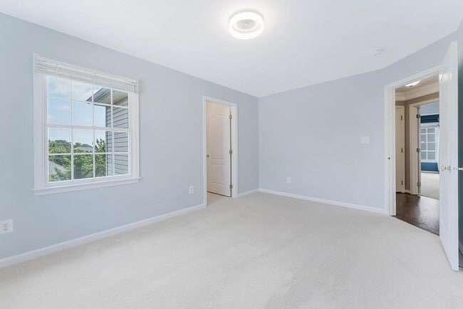 Building Photo - 20152 Boxwood Pl