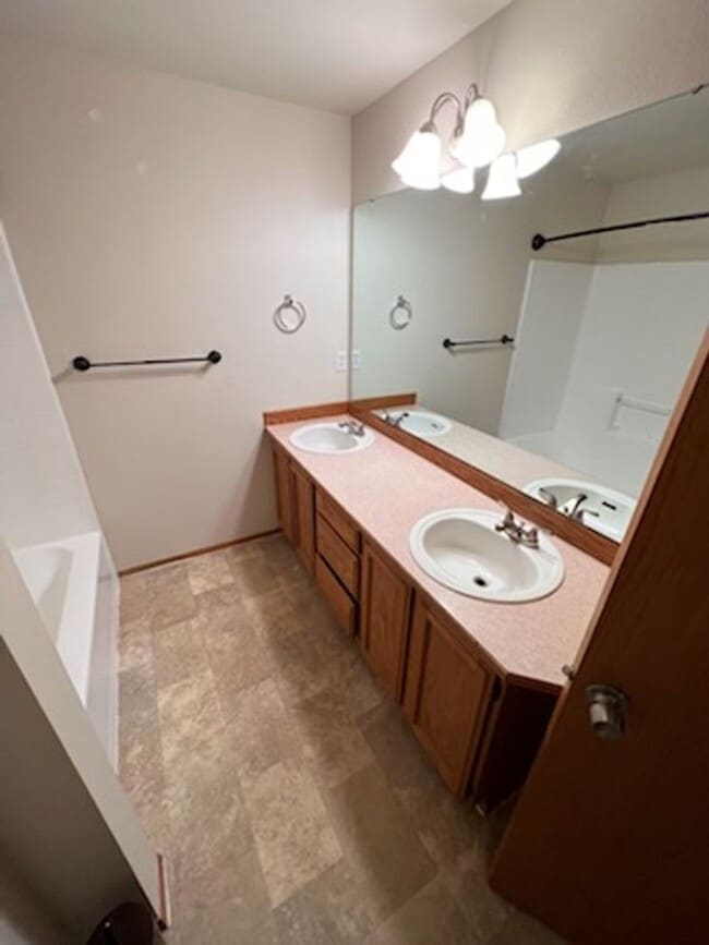 Building Photo - Lake Louise Gem