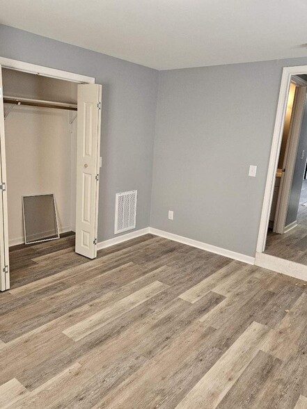 Building Photo - 1405 Stebbins St