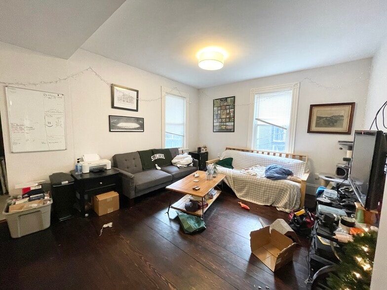 Primary Photo - 32 Rawson St