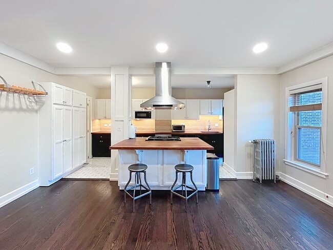 Building Photo - 2330 Euclid Heights Blvd