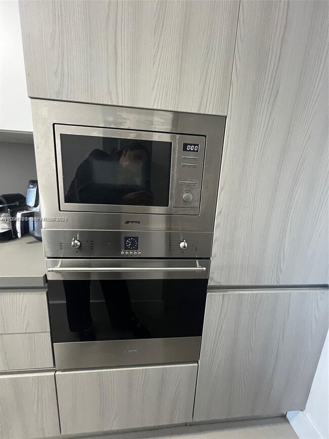 Building Photo - 100 Lincoln Rd