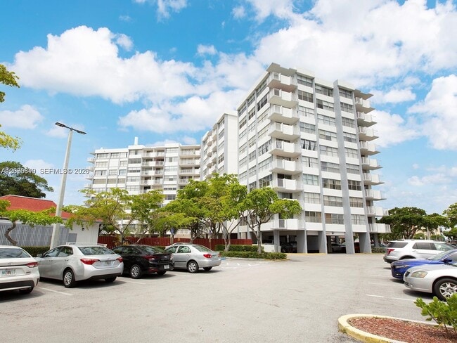 Building Photo - 1200 NE Miami Gardens Dr