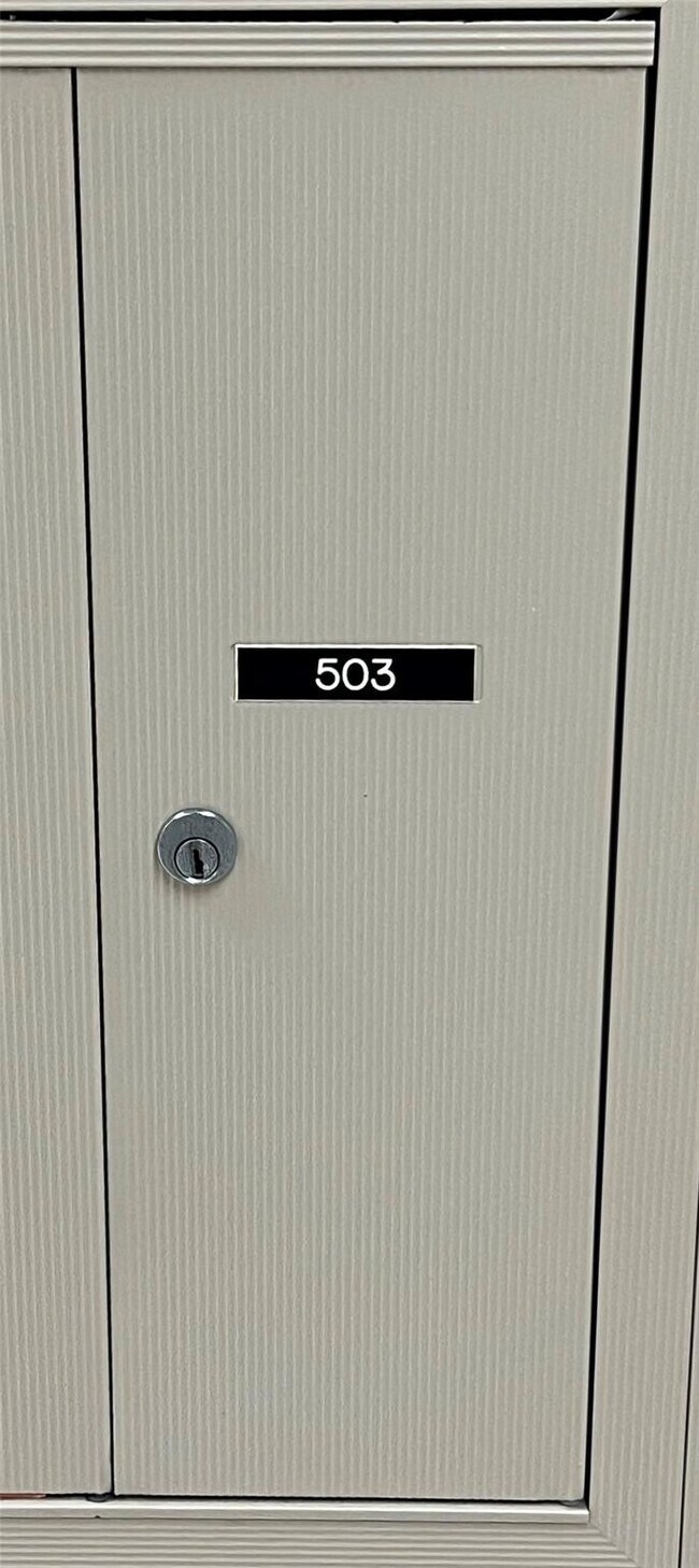 Building Photo - 1000 NE 14th Ave