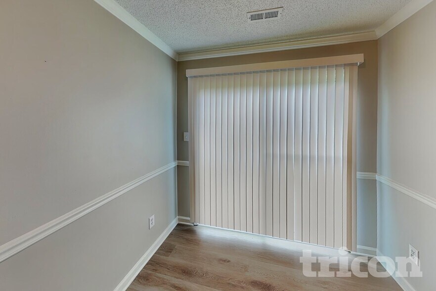 Building Photo - 12209 Stewarts Crossing Dr