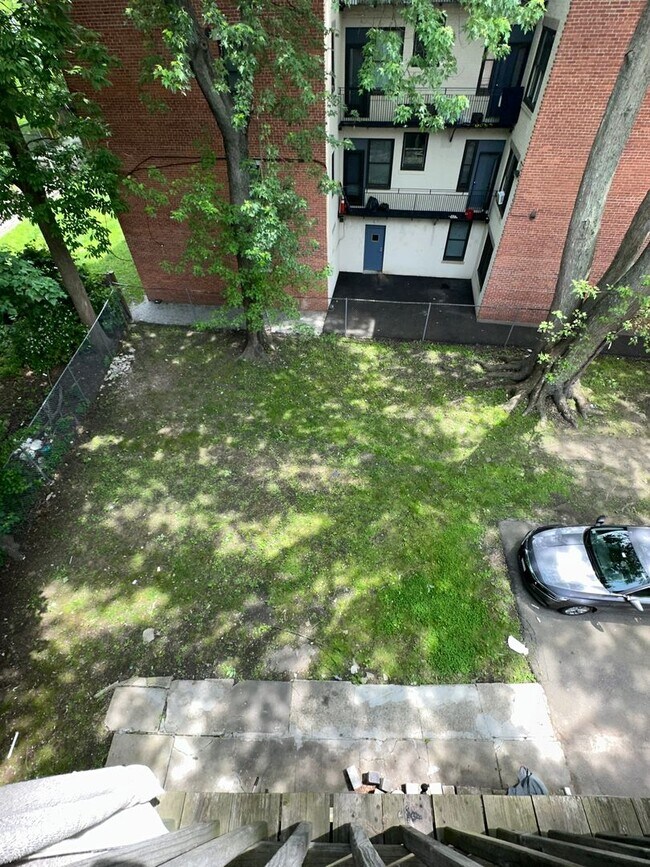 Building Photo - 90elm