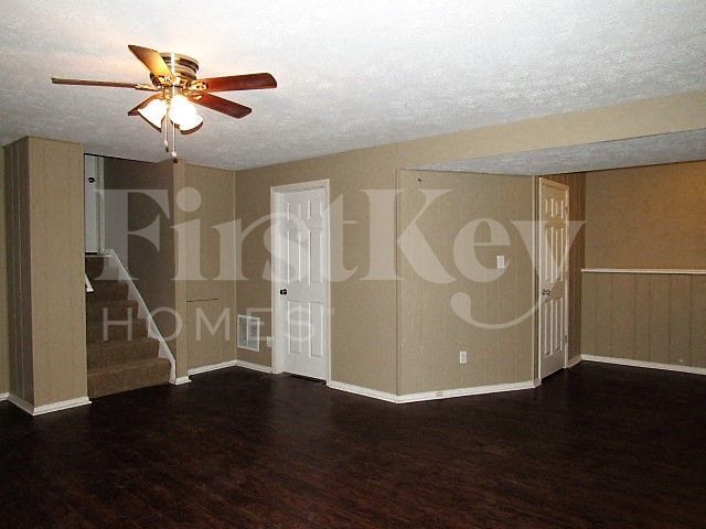 Building Photo - 5507 Armstrong Dr