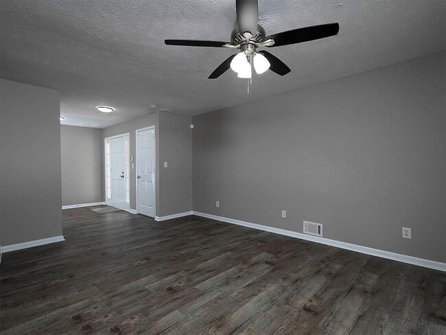 Building Photo - 581 Autumn Ln