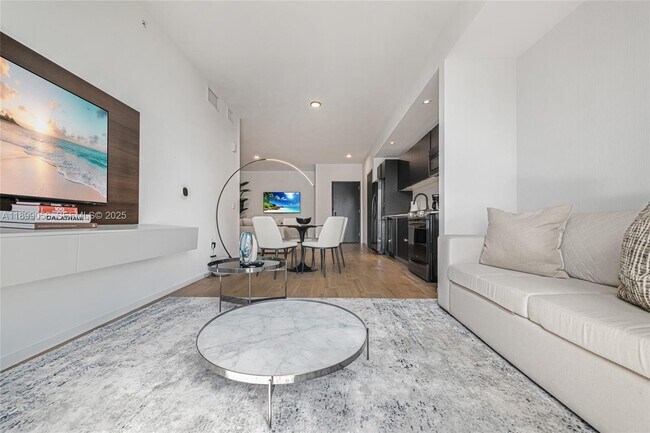 Building Photo - 398 NE 5th St