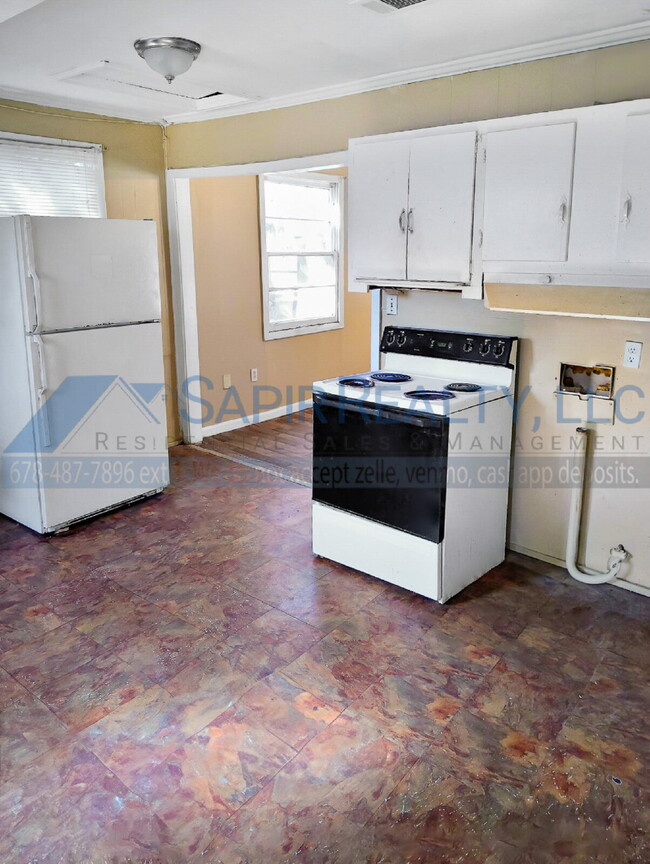 Building Photo - 3994 St Charles Pl