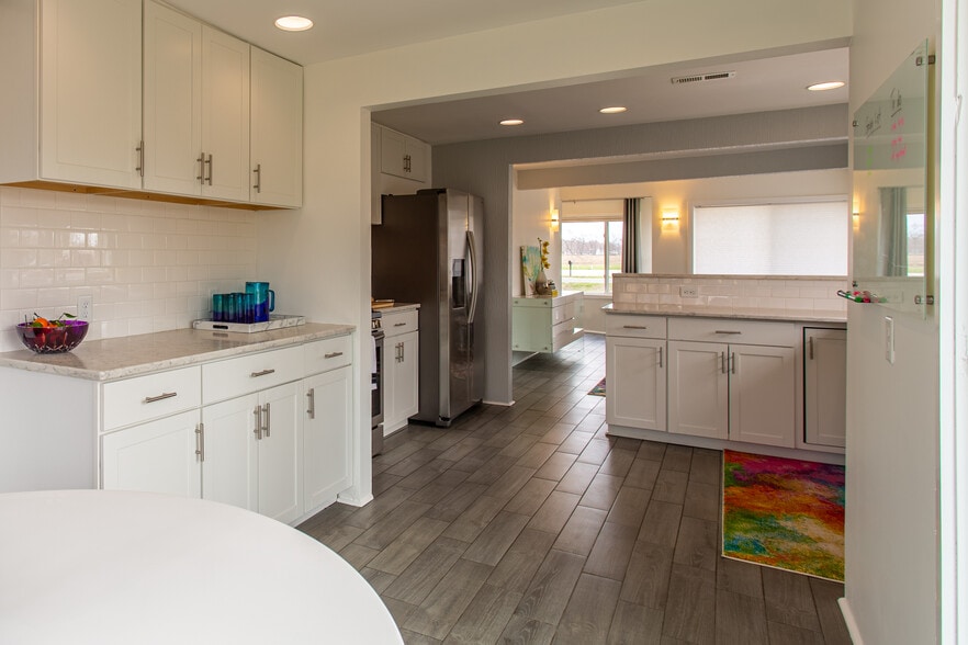 Building Photo - 12956 Portage Road