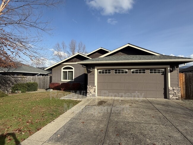 Building Photo - 1575 SW Yucca Dr