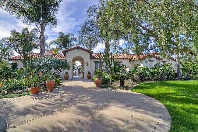 Building Photo - "Spacious 4-Bedroom Retreat in Rancho Carr...