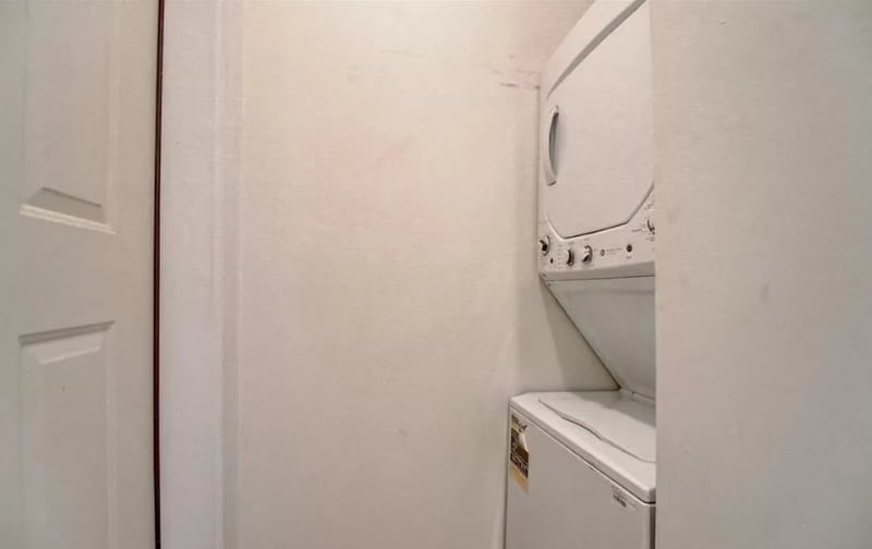 Building Photo - 947 N Ormewood Park Dr SE