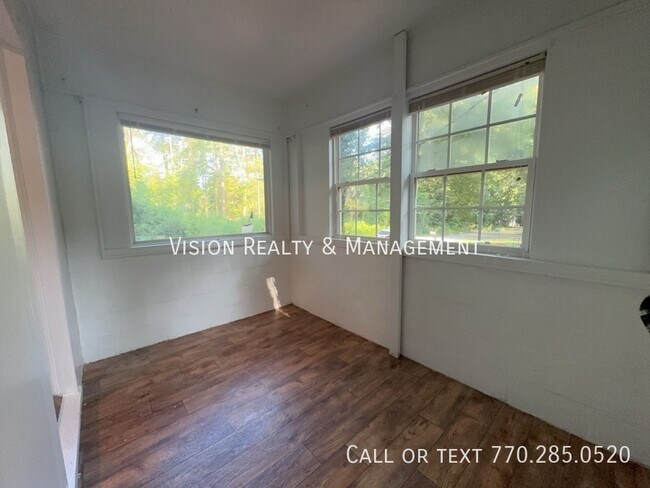 Building Photo - 121 Howell Rd