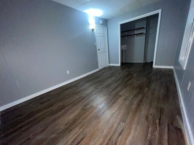 Building Photo - 159 Main St