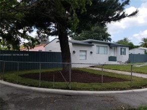 Building Photo - 1201 NE 148th St
