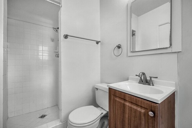 Building Photo - Excellent WeHo location!