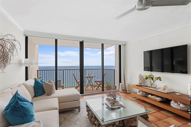 Primary Photo - 2101 S Ocean Dr