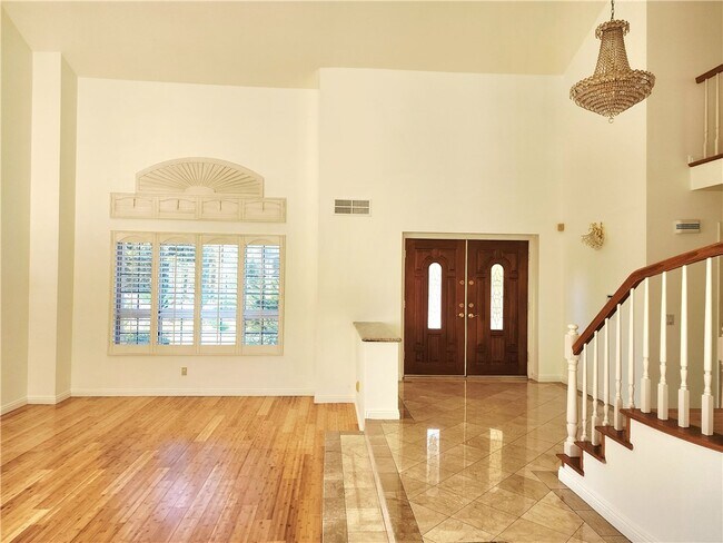 Building Photo - 227 Cll Concordia