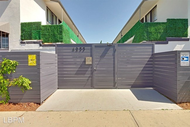 Building Photo - 4233-4239 Burns Ave