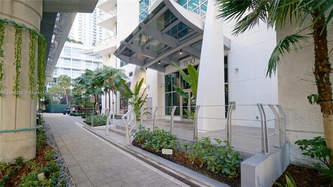 Building Photo - 1100 S Miami Ave